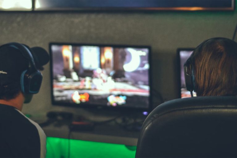 Un jugador compra a su hijo un PC gaming nuevo por 1.160 euros, pero no se da cuenta de que el hardware instalado tiene más de 10 años