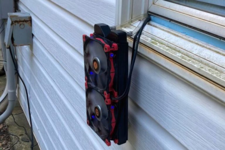 Pensó que enfriar su PC Gaming con el aire exterior era la mejor idea y le advirtieron de la locura que estaba cometiendo