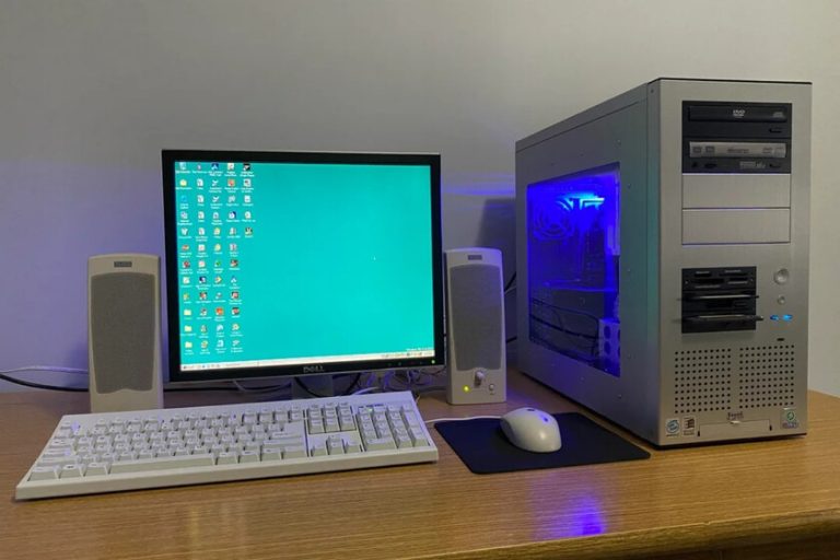 Un jugador encuentra un PC Gaming del año 2000 en su armario y puede instalar casi 700 juegos solo con una pequeña modificación