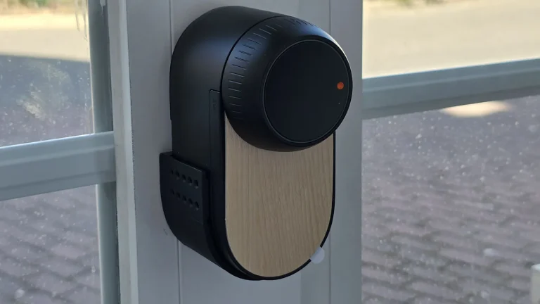 SwitchBot Lock Ultra Vision Combo: probamos esta cerradura inteligente con reconocimiento facial